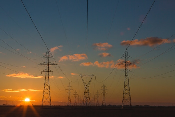 Equipamentos e soluções EnergHisan para energia e infraestrutura