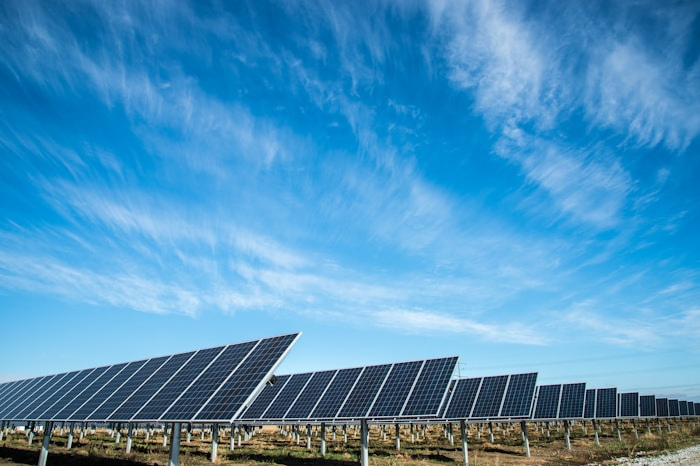 Equipamentos e soluções EnergHisan para energia e infraestrutura